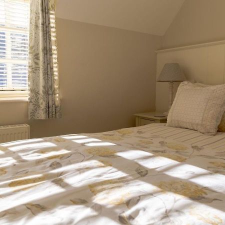 Jasmine Cottage - 2 Bedroom In Heart Of Bourton! Esterno foto