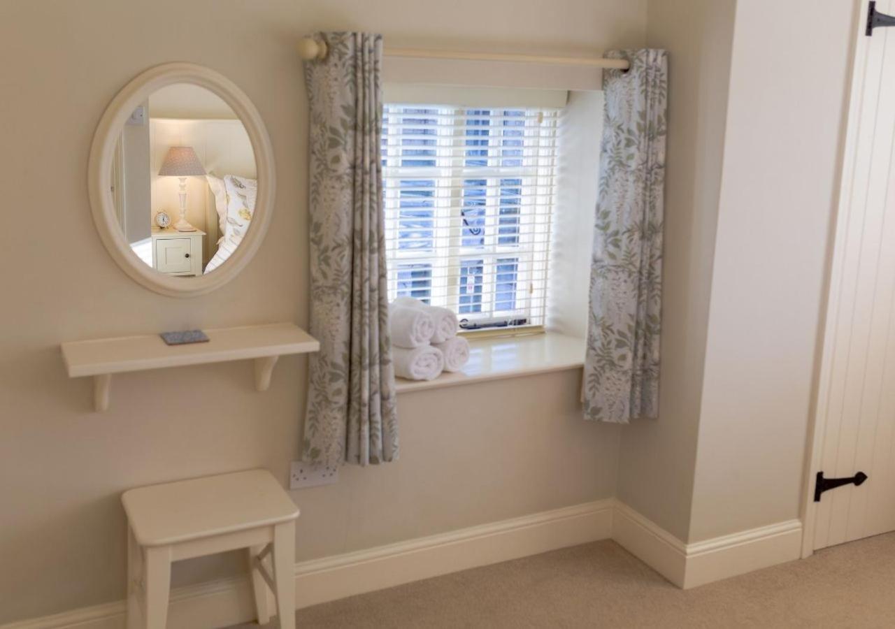 Jasmine Cottage - 2 Bedroom In Heart Of Bourton! Esterno foto