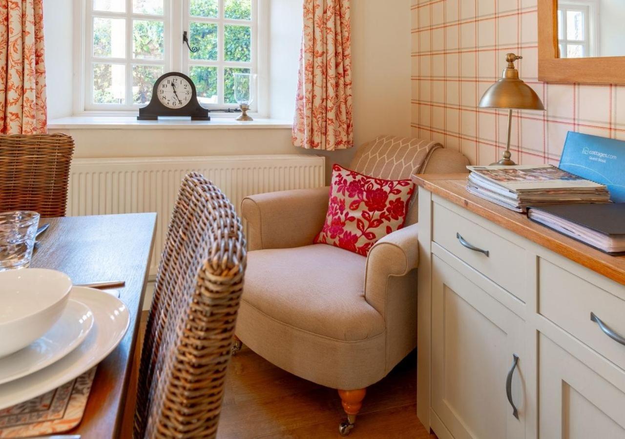 Jasmine Cottage - 2 Bedroom In Heart Of Bourton! Esterno foto