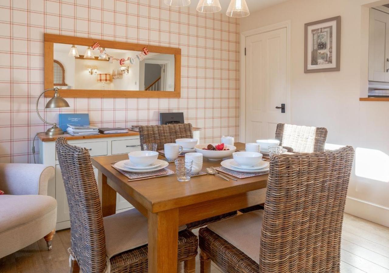 Jasmine Cottage - 2 Bedroom In Heart Of Bourton! Esterno foto