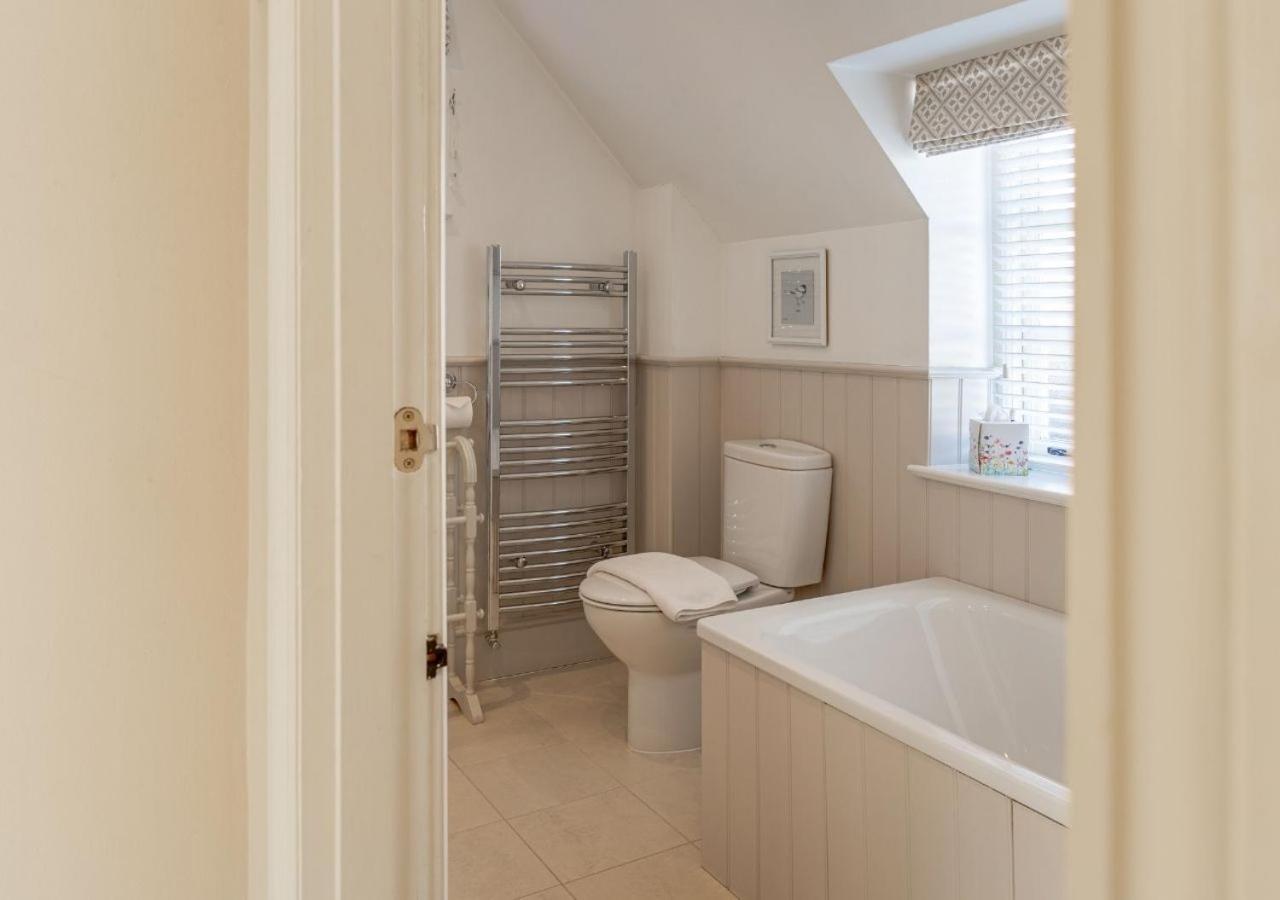 Jasmine Cottage - 2 Bedroom In Heart Of Bourton! Esterno foto