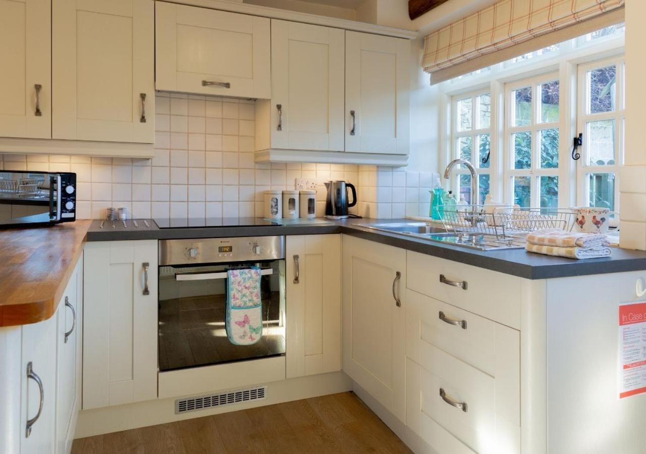 Jasmine Cottage - 2 Bedroom In Heart Of Bourton! Esterno foto