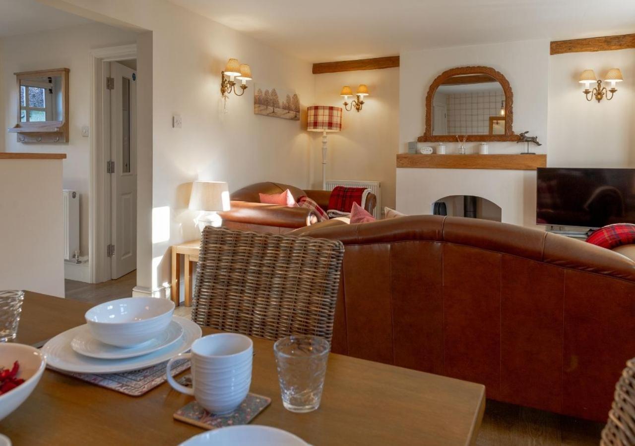 Jasmine Cottage - 2 Bedroom In Heart Of Bourton! Esterno foto